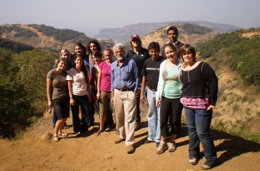 Dr. Praveen Saptarshi with SU students