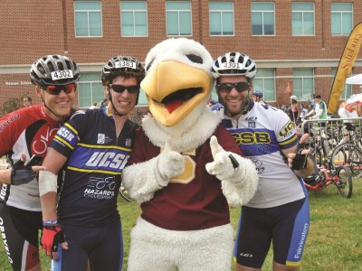 Cyclists with Sammy Sea Gull 